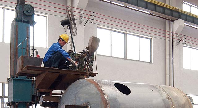 全自動(dòng)焊接設(shè)備,工作效率高、焊縫平整、線條清晰